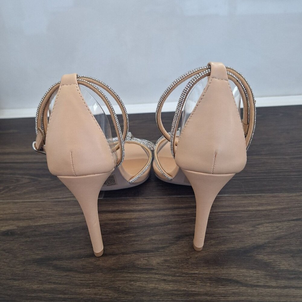 NWOT Journee Collection Beige/Clear Pointed Toe Pump Formal Preppy Classy - Picture 3 of 8